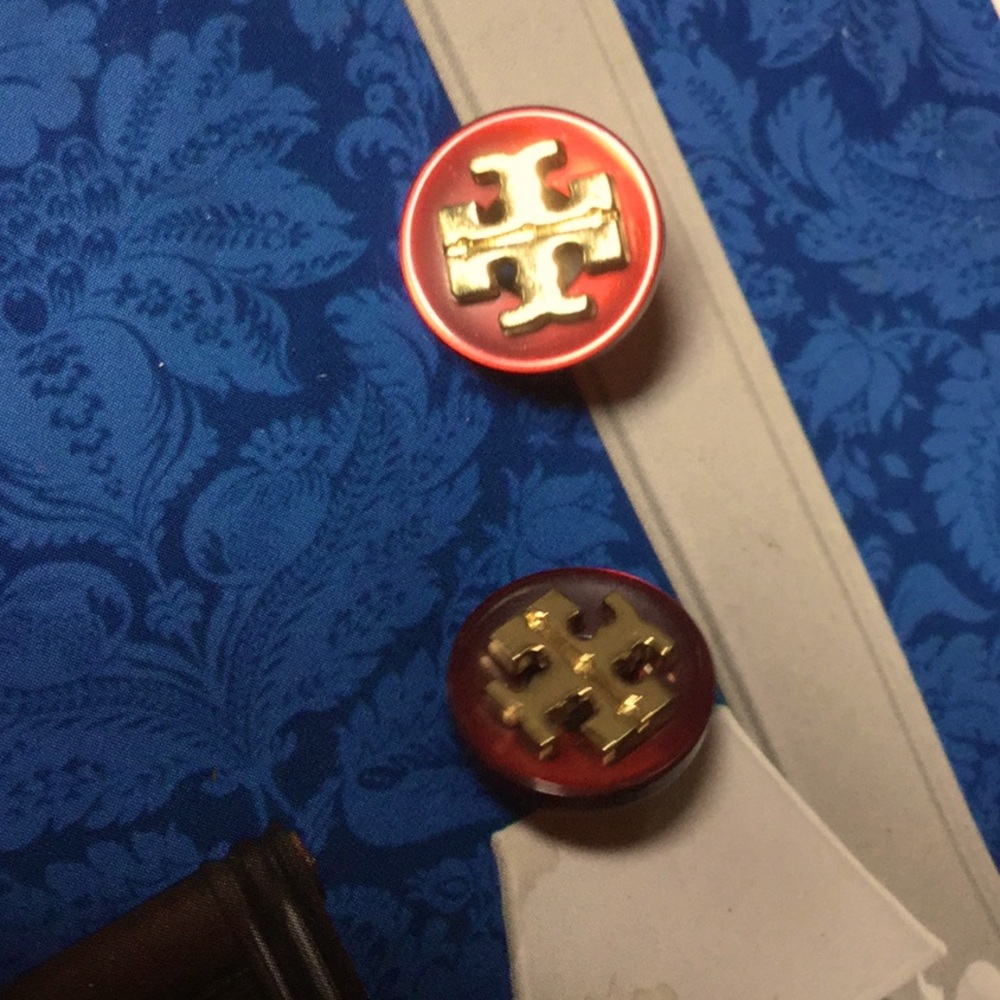 Tory Burch buttons crafting farmer’s market chic Sunday brunch travel vacay chic